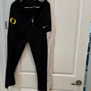 Nike Women’s Black and White Pants with Oregon logo